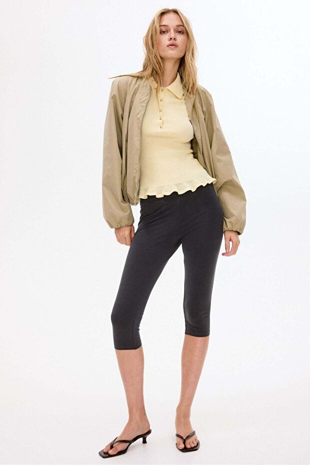 بلوزة بياقة مضلعة - 1