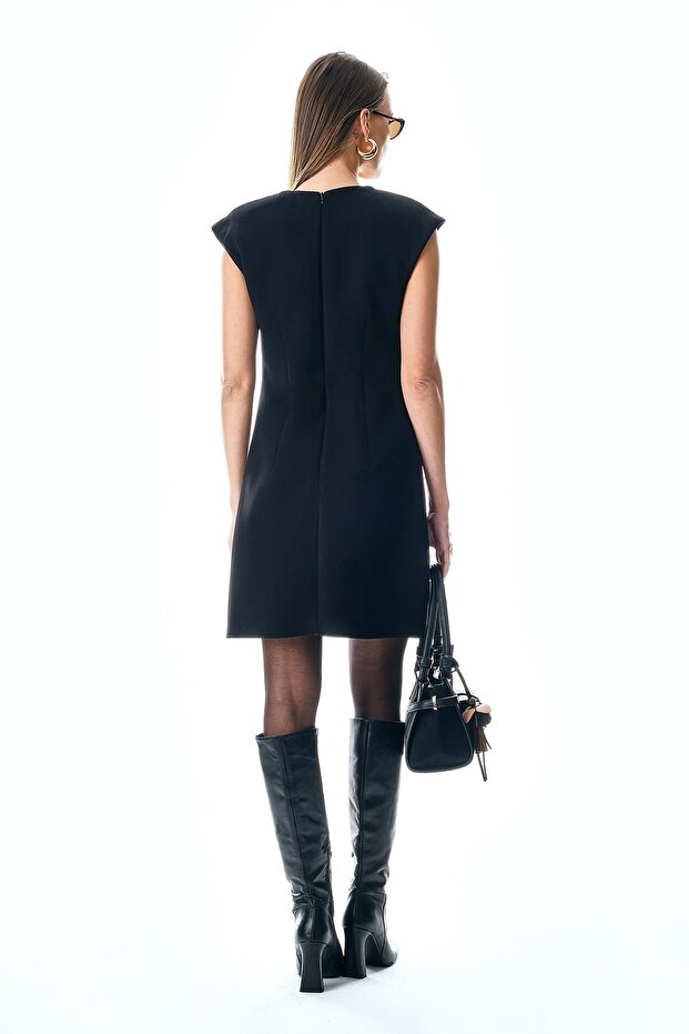 Rochie scurtă cu decolteu în V - 3