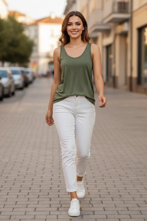 بلوزة بيكاس فيسكوز برقبة على شكل حرف V - أخضر - 3