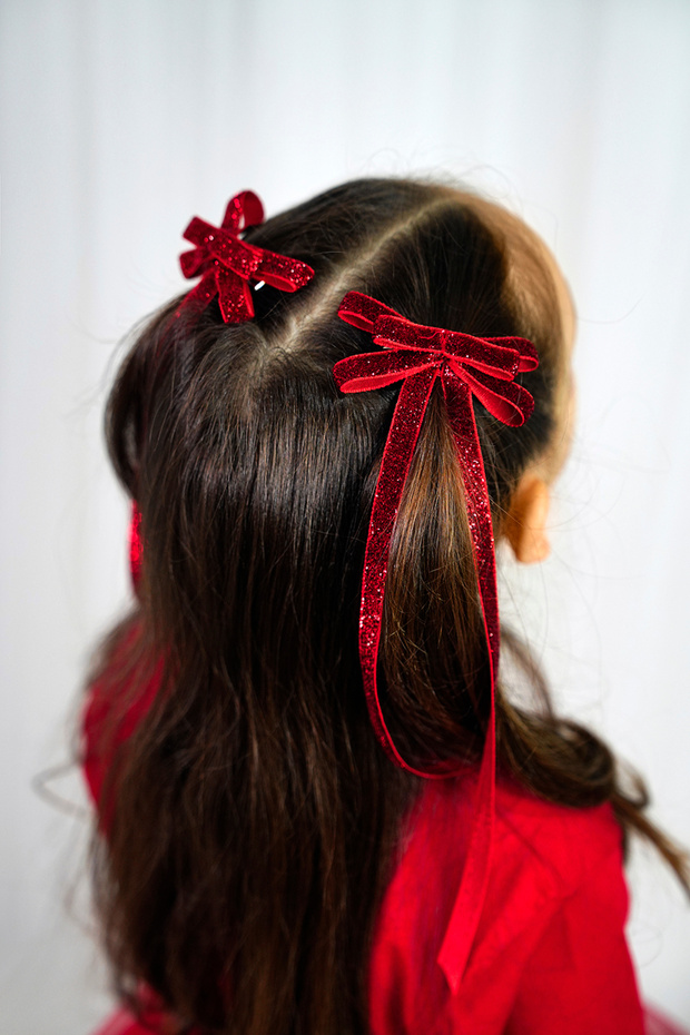 Red Velvet Glittery Girl's Clip Buckle-2 Pieces | April 23 | October 29