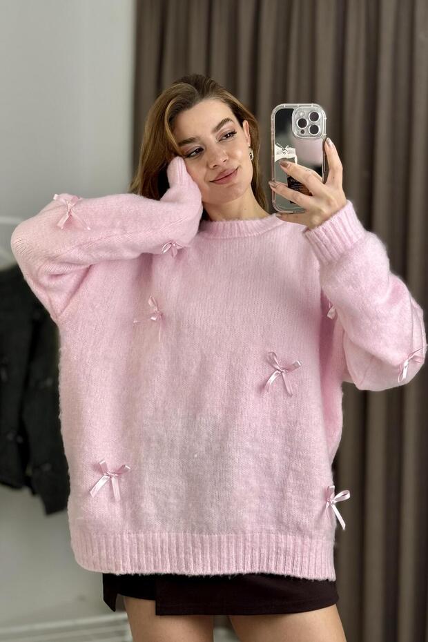 Woman's ribbon detailed Oversized knitted sweater pink