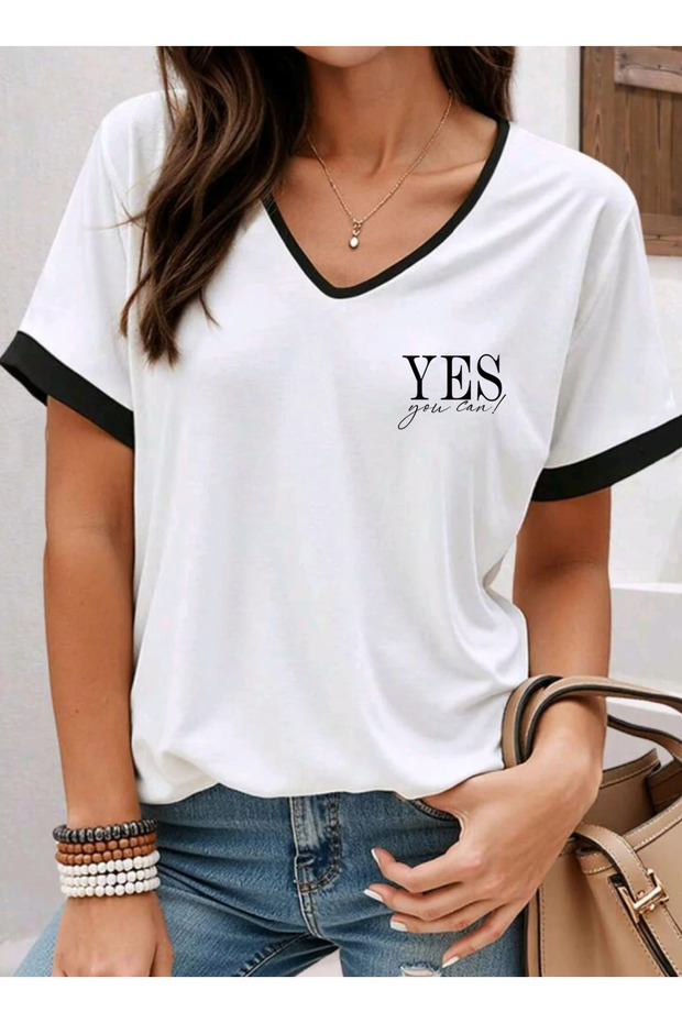 تيشيرت نسائي أبيض اللون MIX B مطبوع V-Neck Black B حواف أسطوانية P قطن u ذو قصة عادية