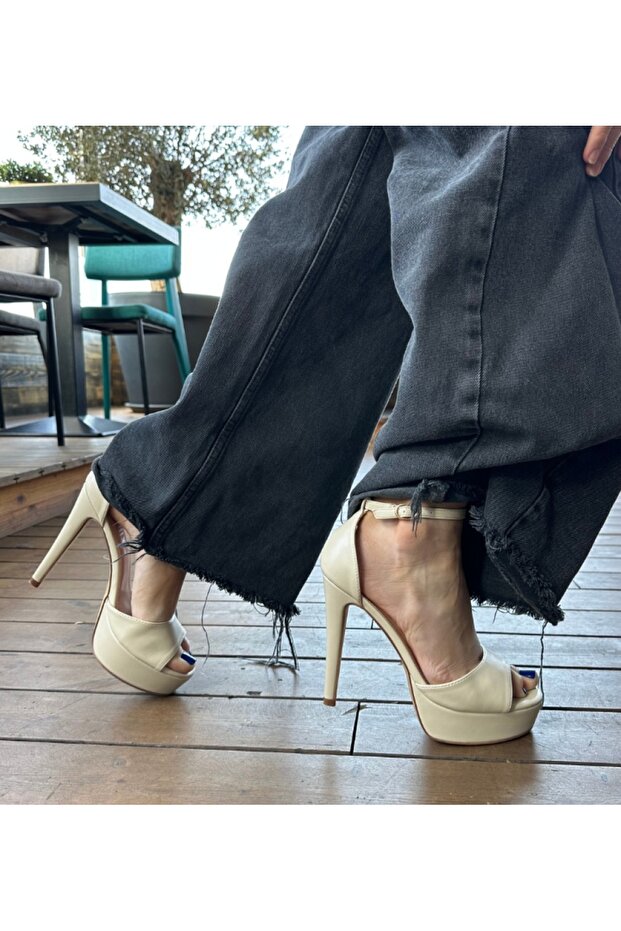 Sandale cu toc Berta Bej - 2