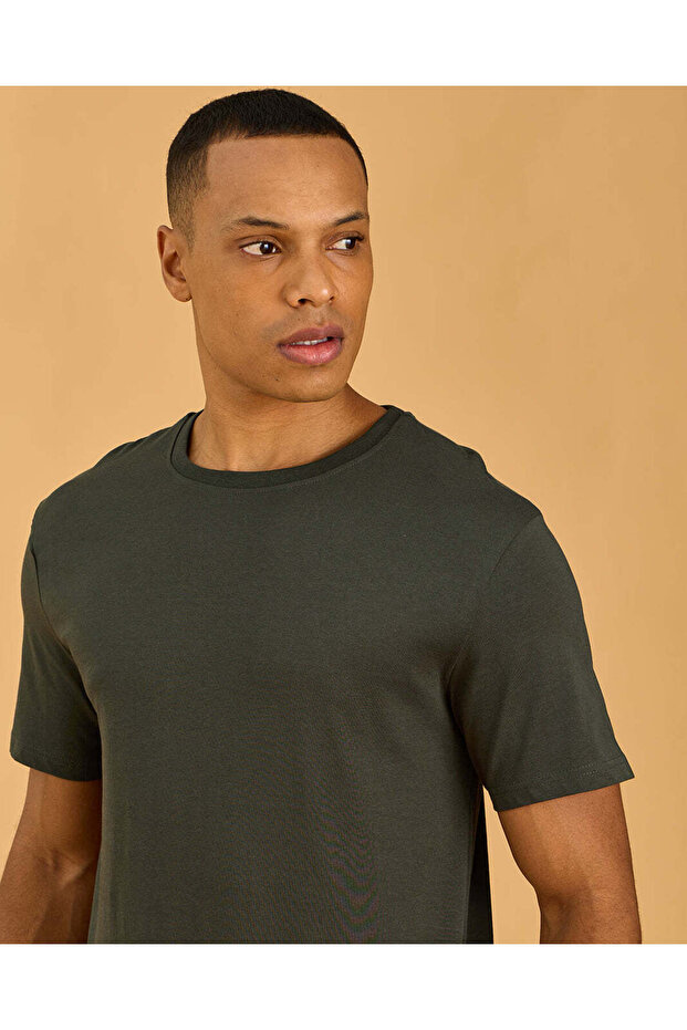 Men Green Basic Solid T Shirt - 4