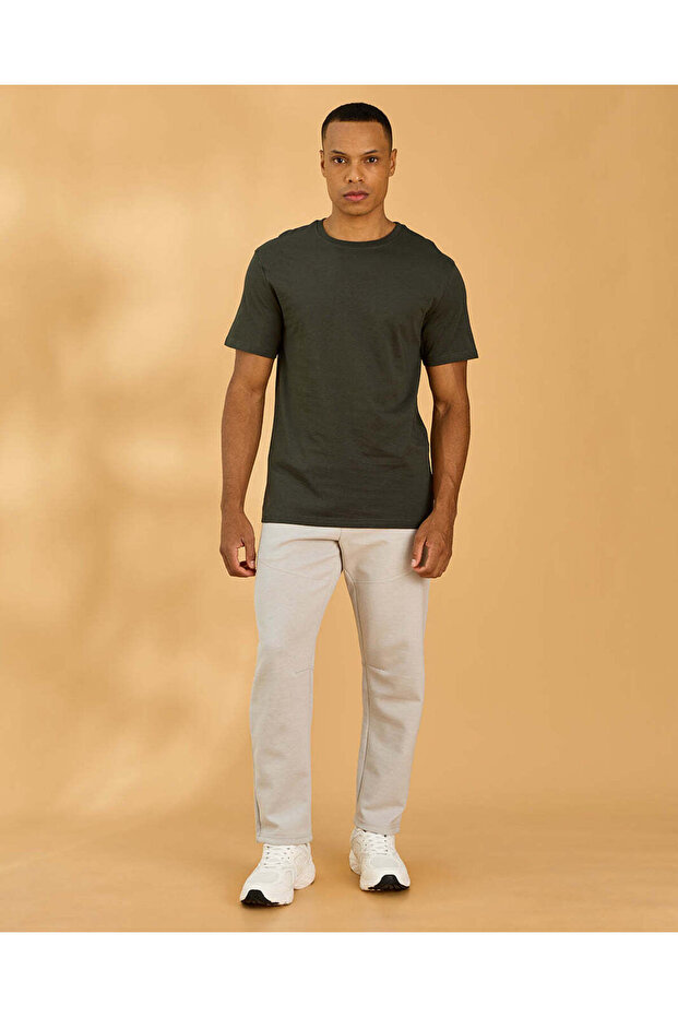 Men Green Basic Solid T Shirt - 2