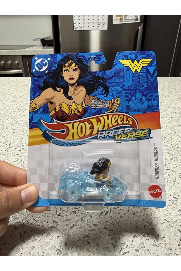 Racerverse Dc Wonder Woman Metal Model Car 1:64