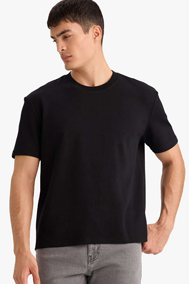 26Y801002287 Black Men's T-Shirt D7912Ax/Bk81