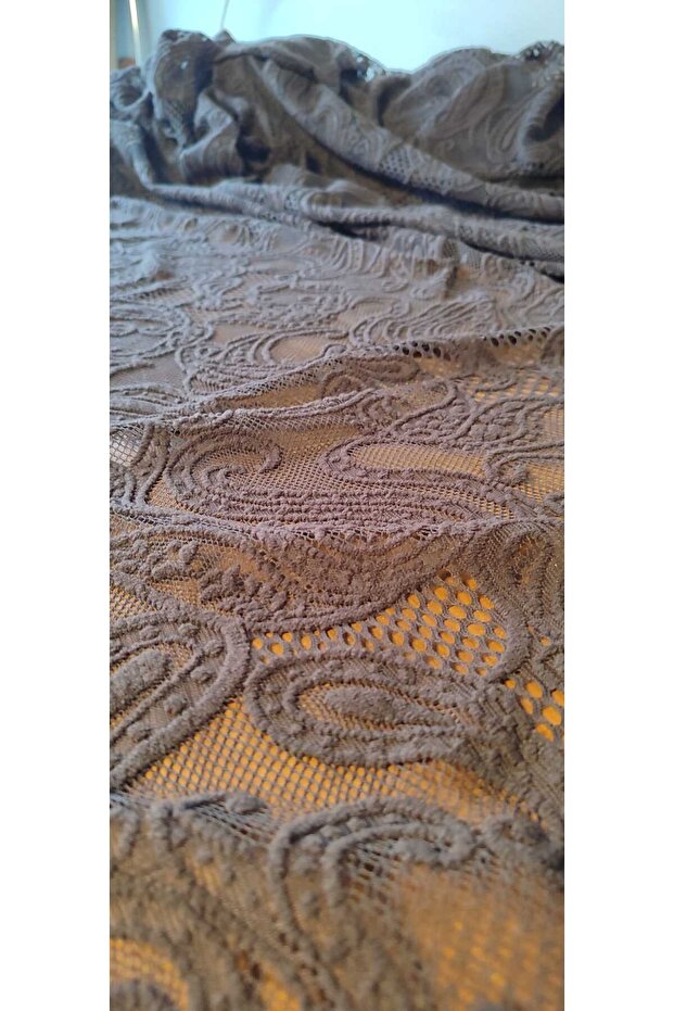 شال منقوش بنمط دانتيل بني - 2