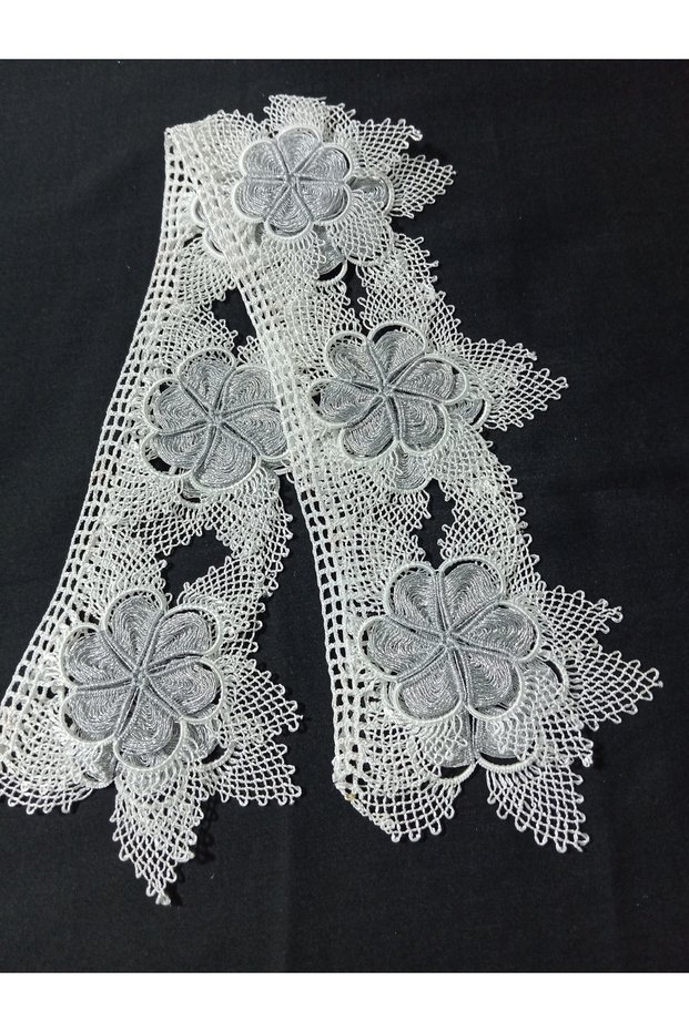 Needlepointed Towel Edge