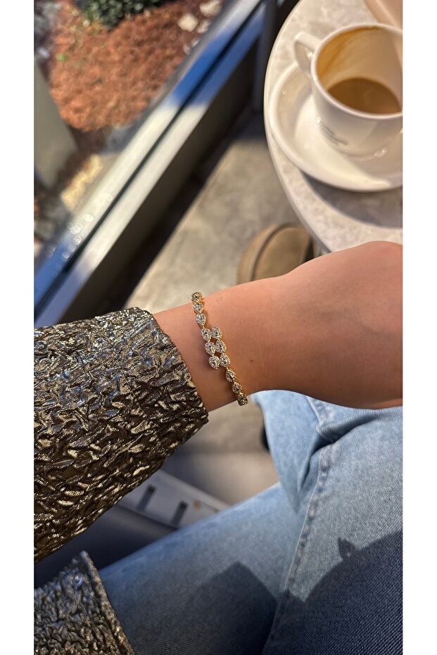 سوار ذهبي بنمط قطرات مرصع بالأحجار الكريمة بصفين - 3