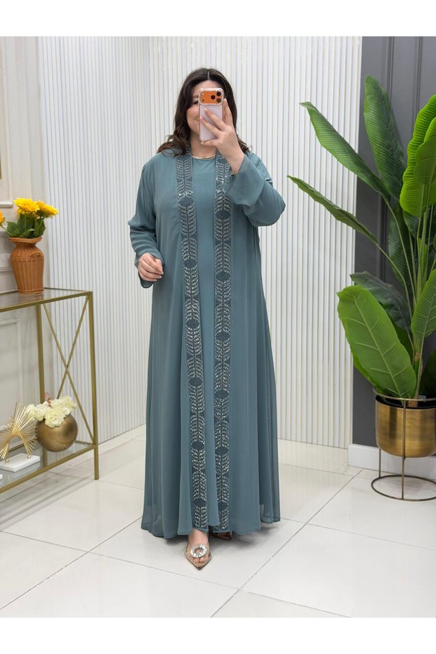Plus Size Jewelled Embroidered Dress