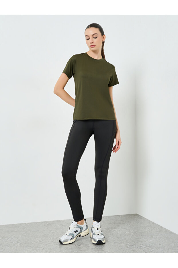 بلوزة أساسية قصيرة الأكمام ذو ملمس بارز - 2