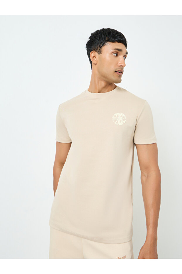 Men Beige Graphic Print Crew Neck T-Shirt