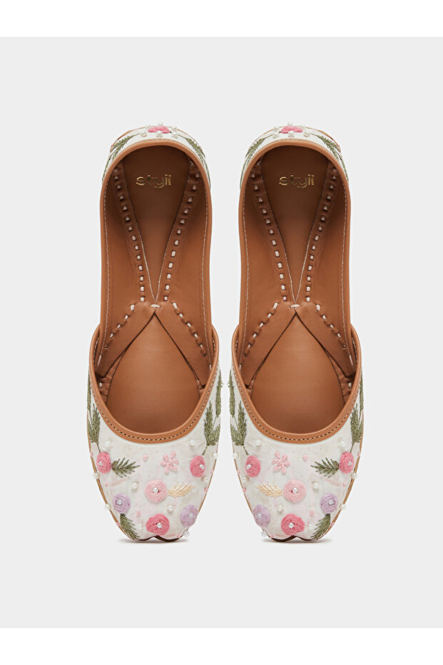 Beige Embellished Juttis
