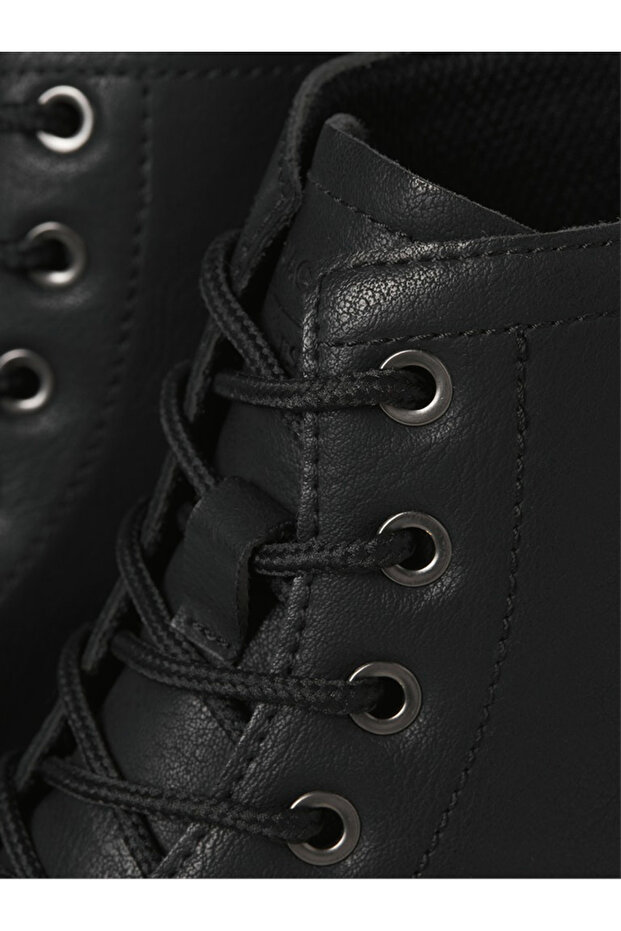 High-Top Lace Up Boots - 6