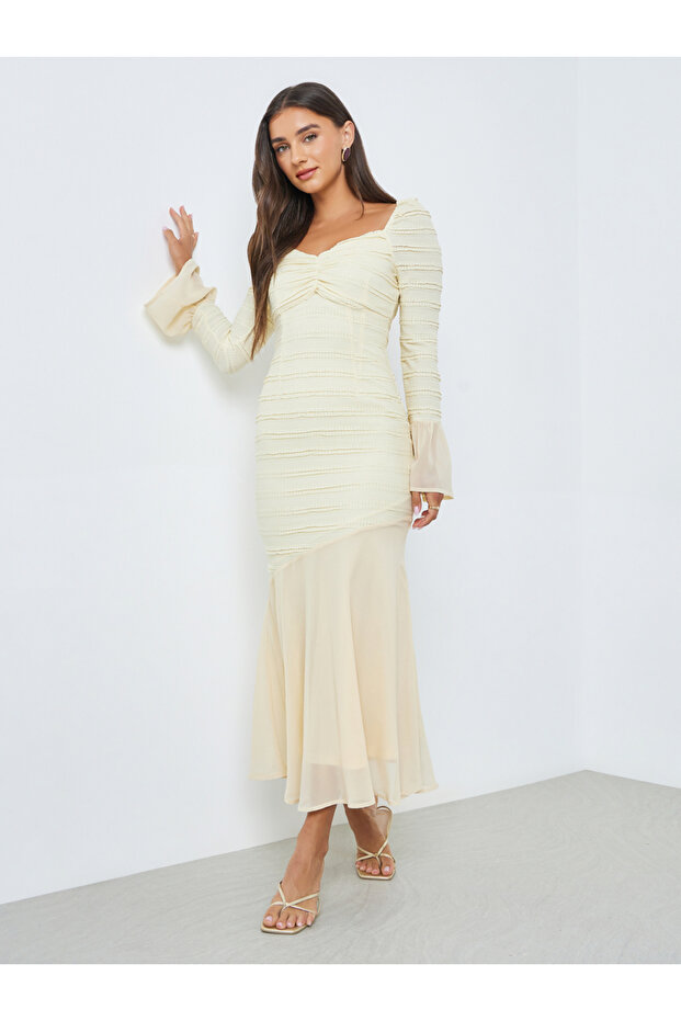 Cream Textured Sweetheart Neck Midi Dress