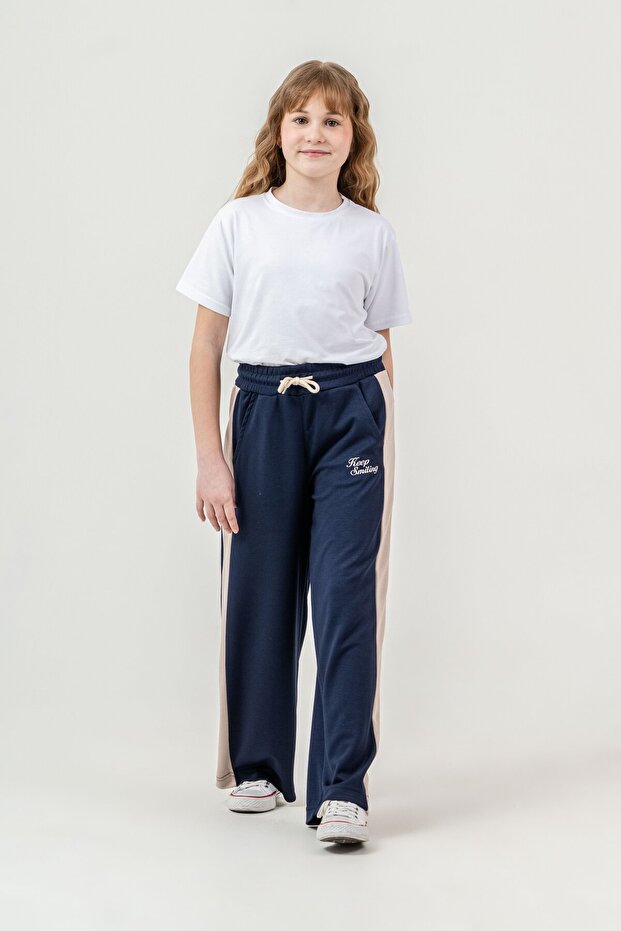 Keep Smiling Embroidered Sides Paneled Girls' Sweatpants