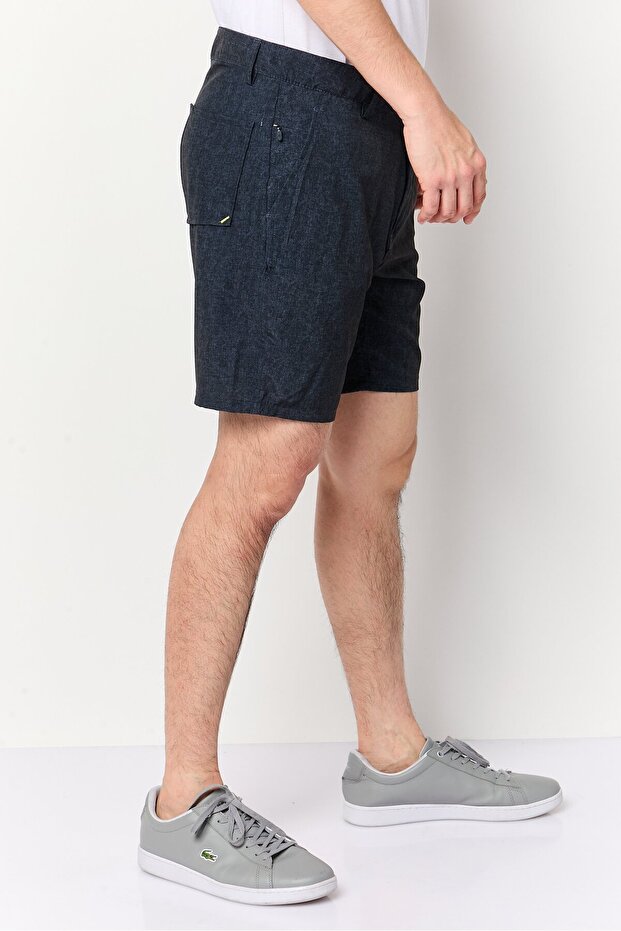 شورت رجالي أساسي سهل ذو ملمس بارز ، بنقشة مميزة، لون أزرق داكن - 3