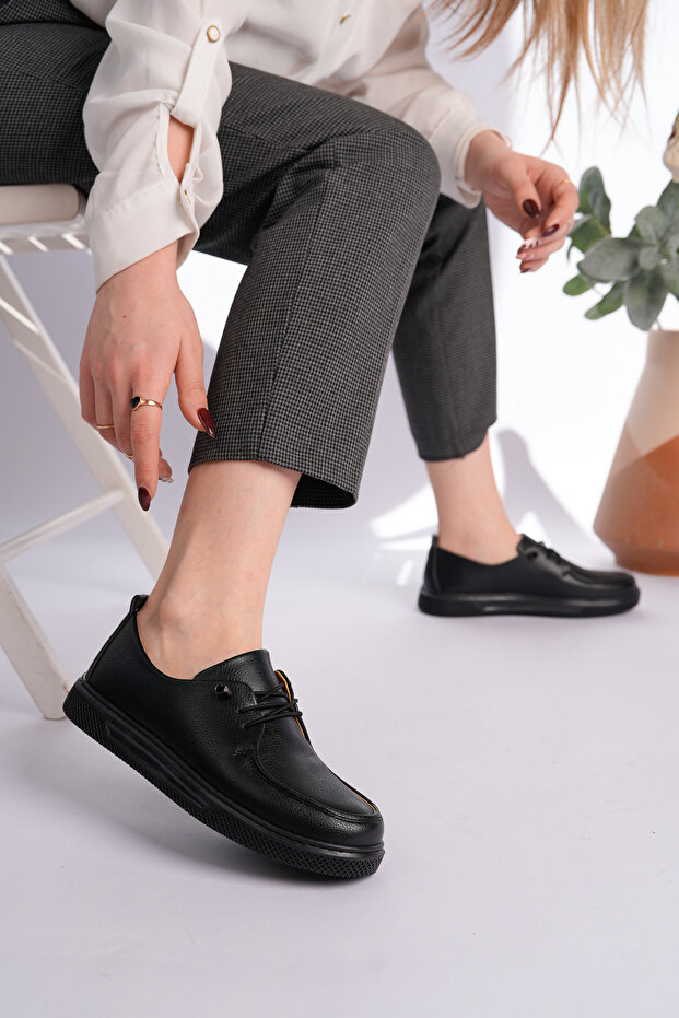 Comfortable Lace-Up Shoes Modern Stylish Design