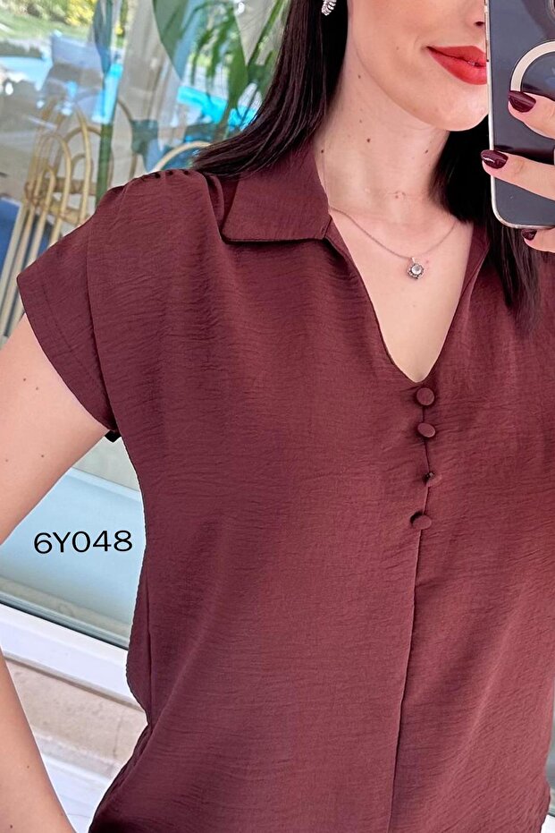 بلوزة إيروبين بأزرار على الرقبة 6y048 - 4