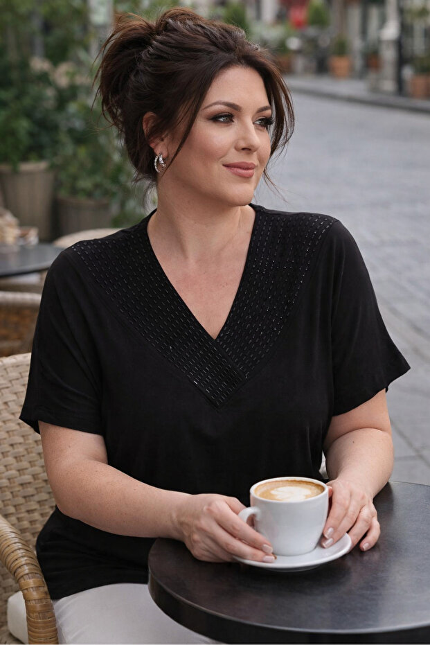 Women's Black Plus Size V-Neck Row Bead Embroidered E Stretchy Short Sleeve V Viscose Blouse