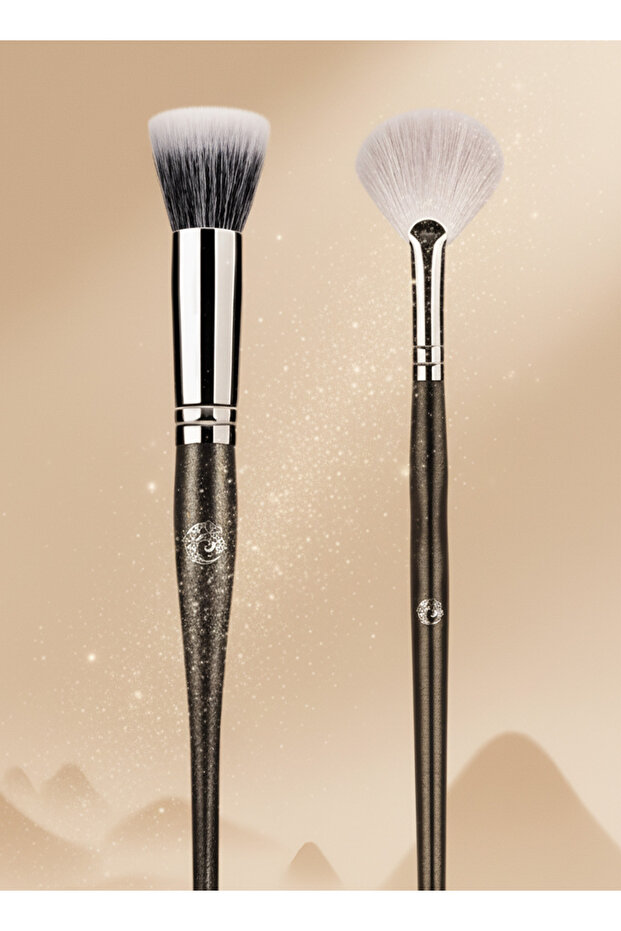 Blush & Highlighter Brush Set – Wool Fiber Makeup Brushes (2 pcs)