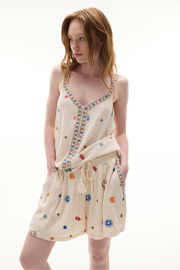 NAKIŞLI BELİ LASTİKLİ ŞORT - 3