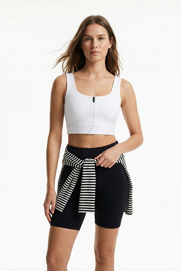 9039 بستير مغطى بالسحاب باللون الأبيض - 2