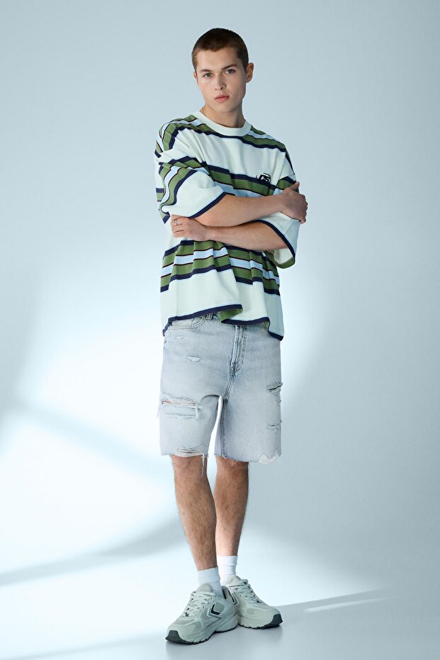 Distressed denim bermuda şort