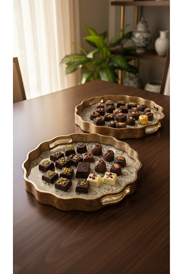 Versatile serving tray set with a unique design - 3