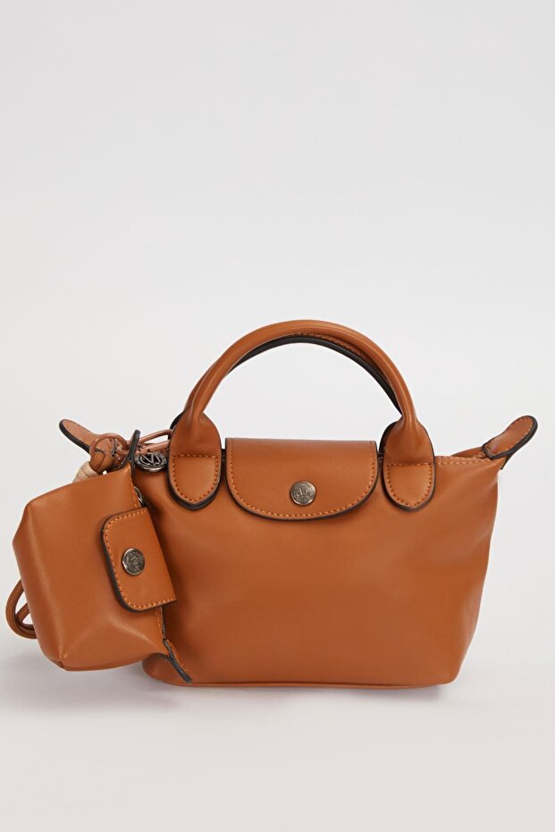 Camel İp S مهدّب Charm Detailed Handmade Bag حقيبة