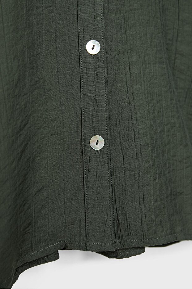 Düğmeli dökümlü gömlek - 8