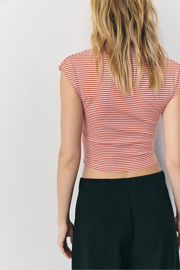 Çizgili mini kollu basic t-shirt - 5