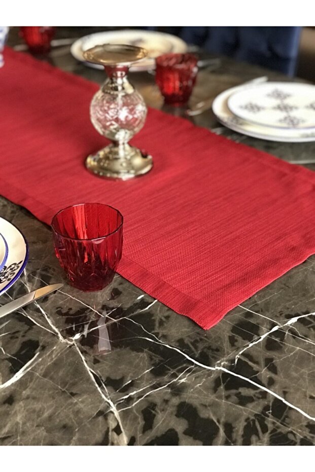 لمّاع أحمر مفرش طاولة طويل 40x150 سم - 4