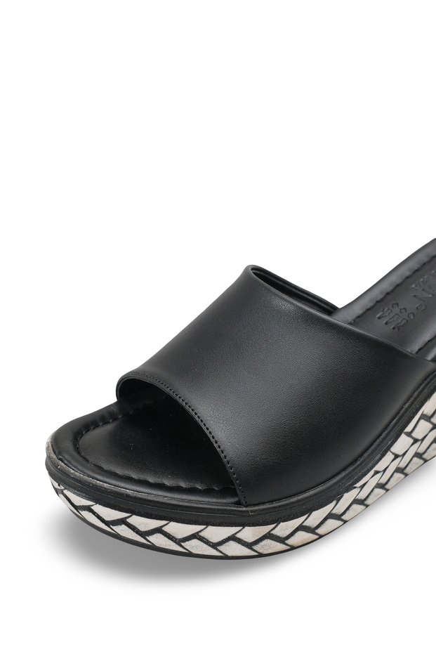 Phoebe Amara Women's Heeled Slippers 00122110 Black Skin
