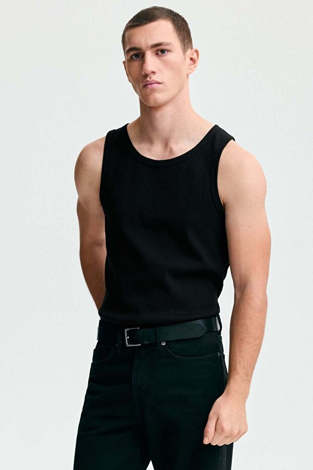 قميص صدرية مضلعة بقصّة Slim Fit