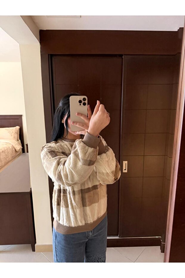 Warm plaid sweater - 5