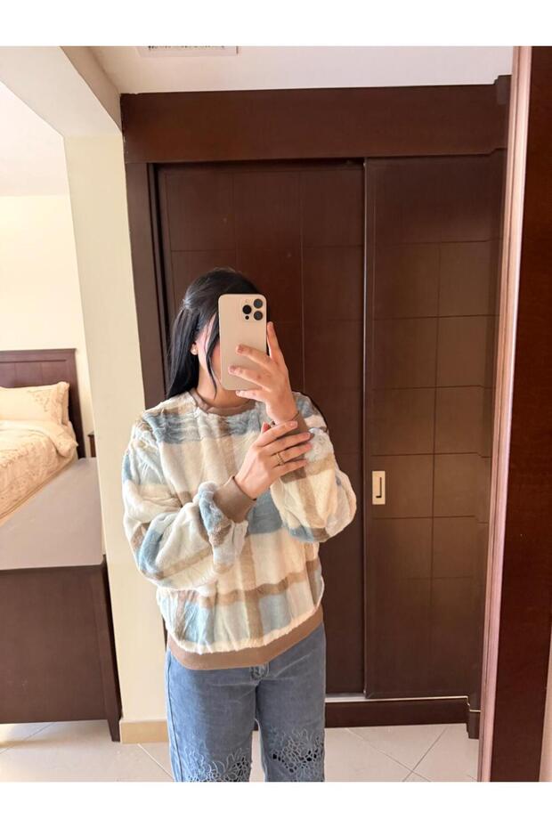 Warm plaid sweater - 6