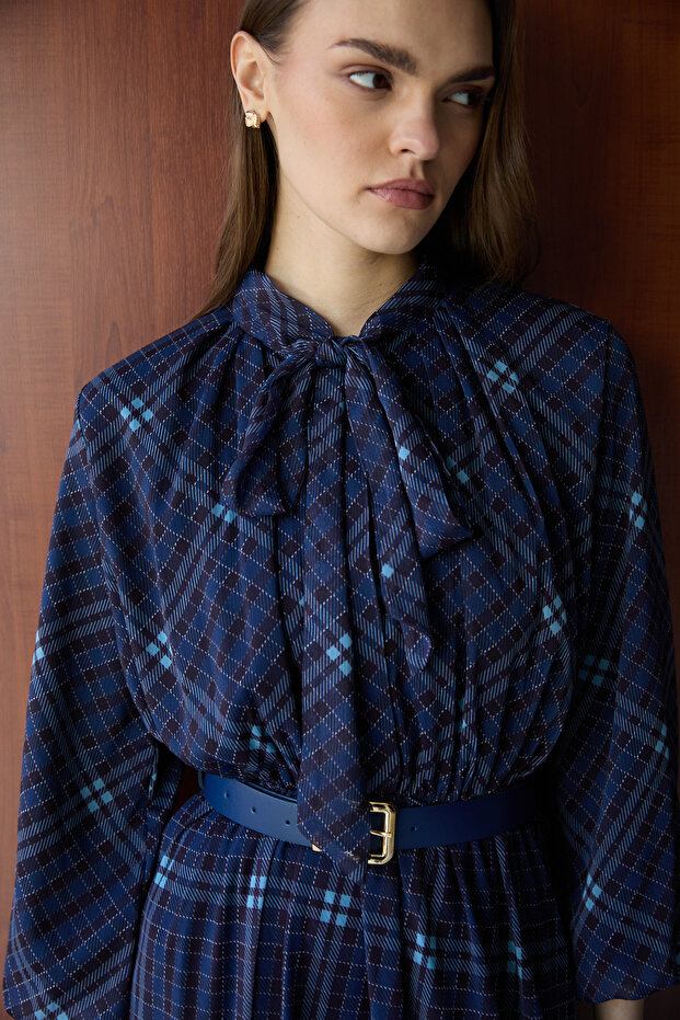 cu model Rochie 32-2727 - 2