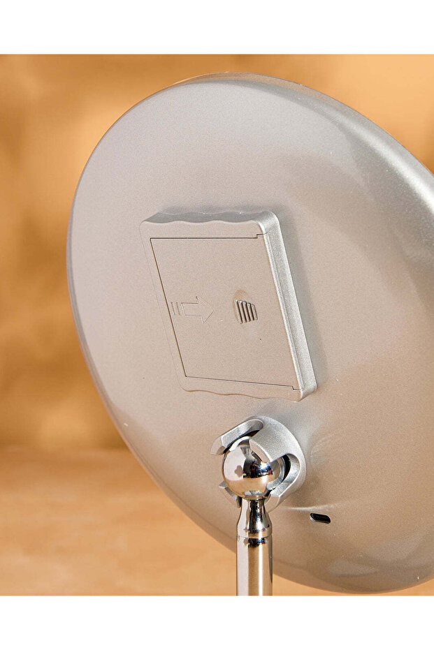 مرآة دائرية فضية اللون مزودة بإضاءة LED - 3