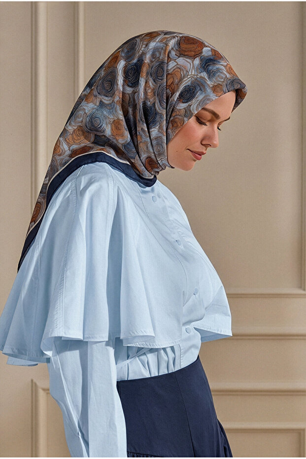 وشاح كراش بنمط الريفل باللون الأزرق الداكن - 1