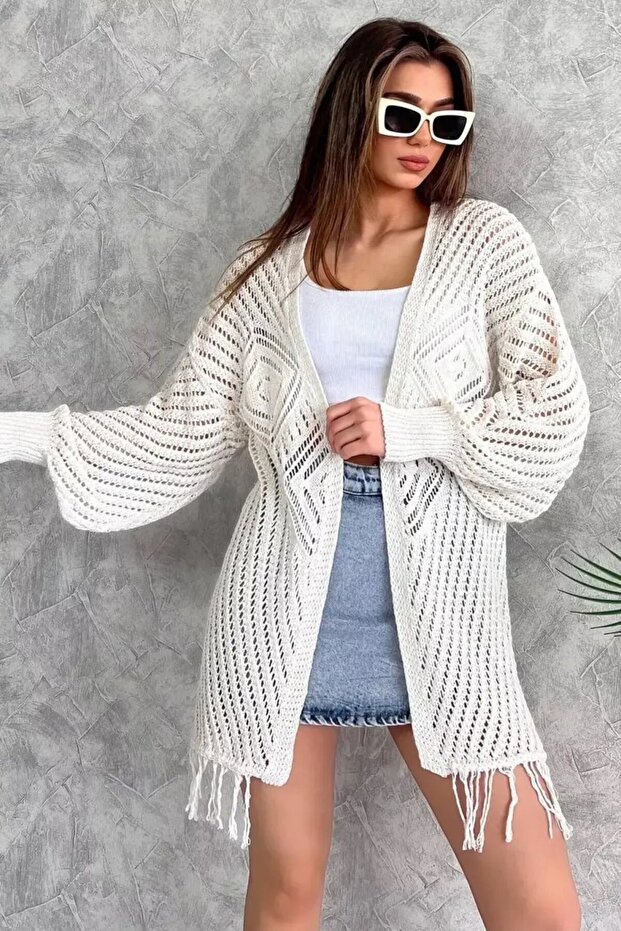 Women's White Knitted Cardigan with Tassel and Diamond Pattern Detail