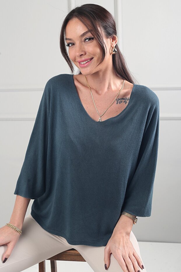 Women's V-Neck Bat Sleeve Knitwear Blouse