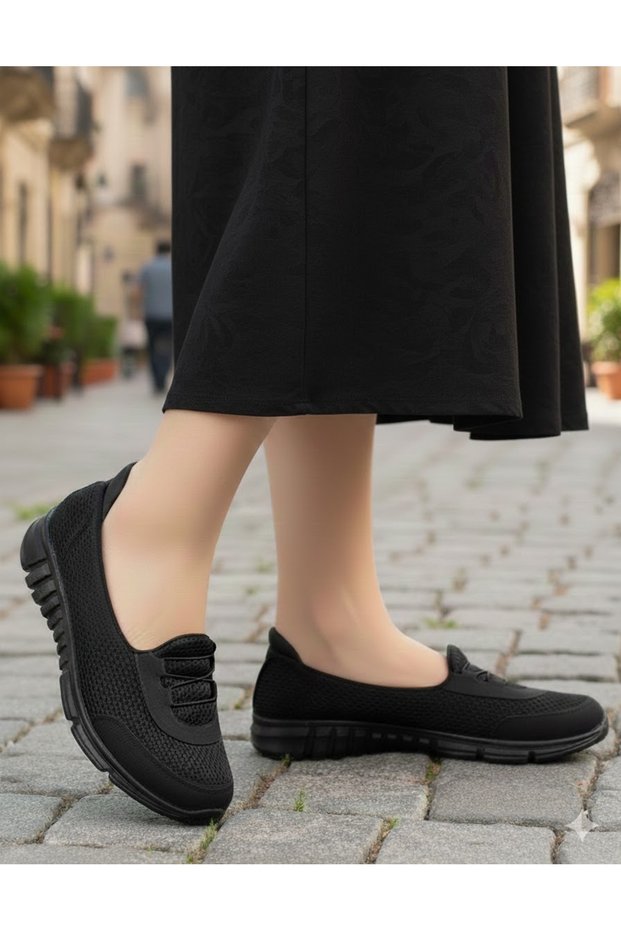 Women's Black Memory Ornamental Lace-Up Orthopedic Comfortable Walking Daily Cloth Mother Hajj Umrah Lightweight Sports Shoes