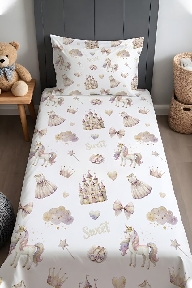 Fairy Tale Castle Patterned Bedspread and Pillowcase