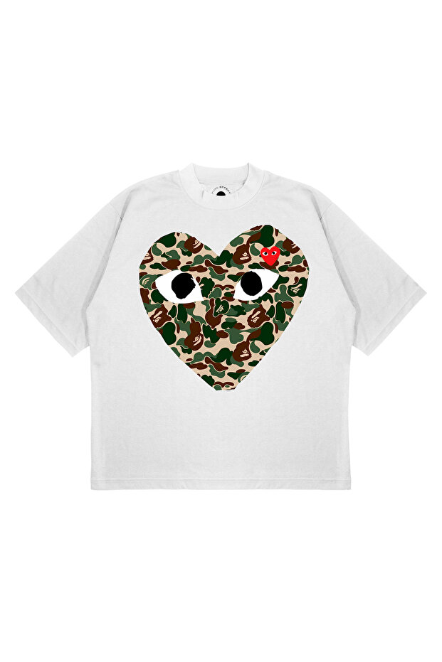تي شيرت COMME CAMOUFLAGE مطبوع ذو مقاس كبير للجنسين مصنوع من قماش سميك (240 جرامًا لكل متر مربع)