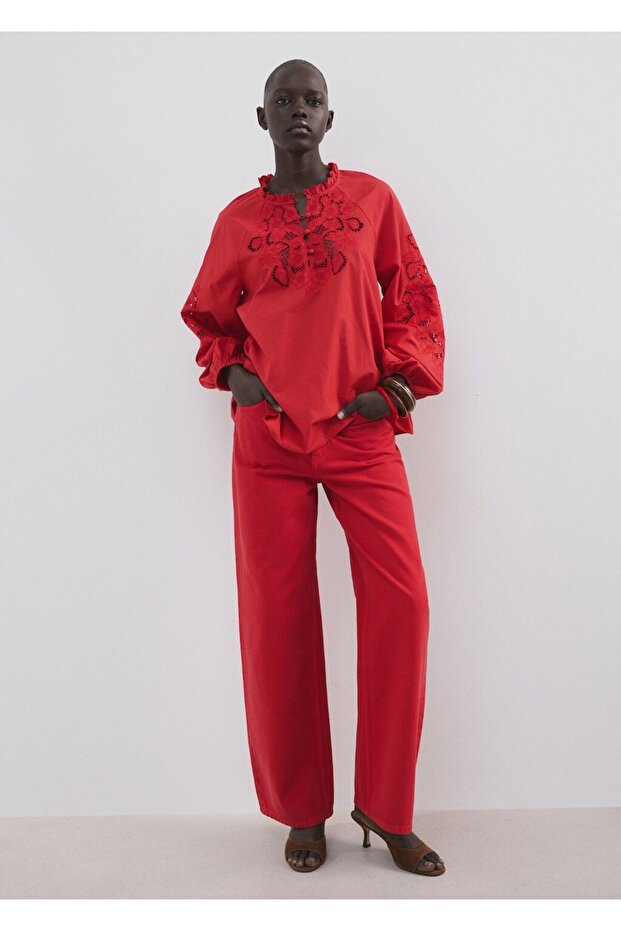 İşlemeli ajur örgü bluz - 2