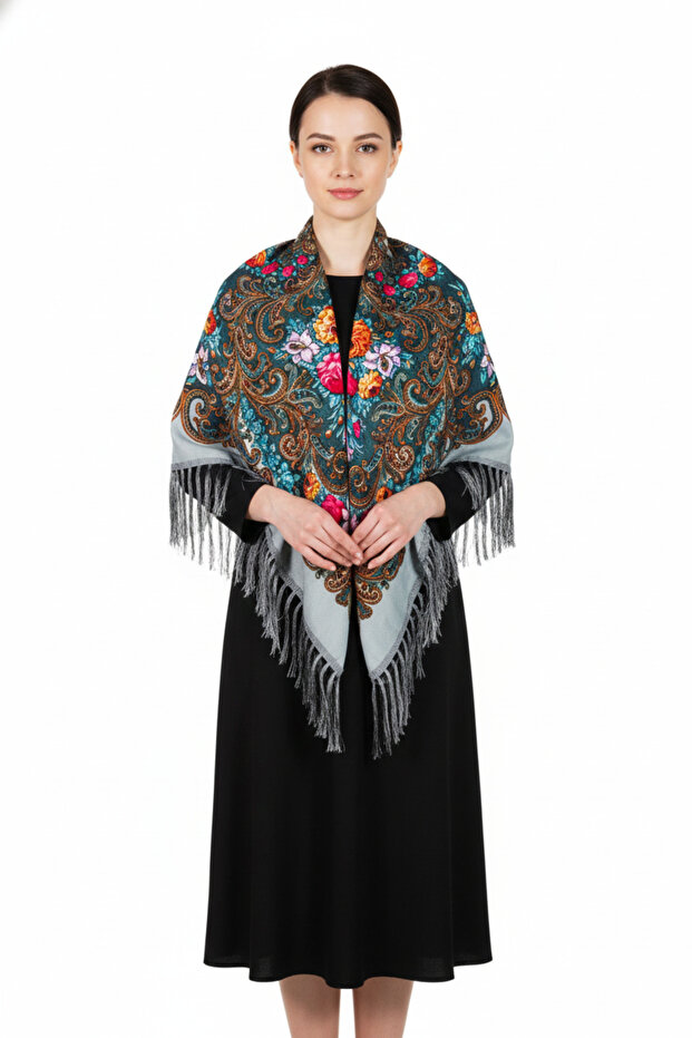 - Grey Pavlovo-Style Shawl – Vintage Roses & Paisley