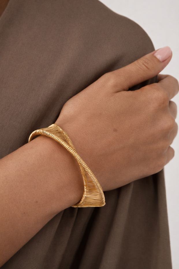 Gold Color Modern Metal Handcuff Bracelet