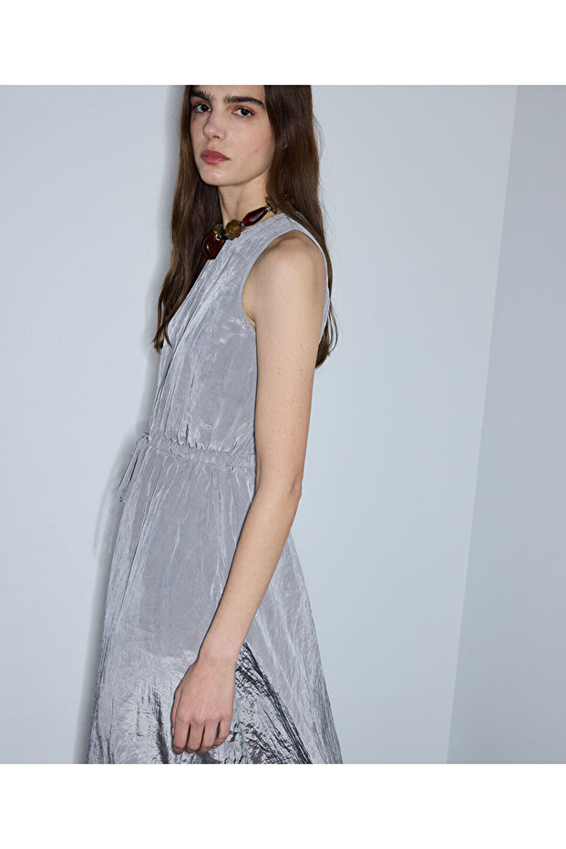 Kırışık efektli midi elbise - 4